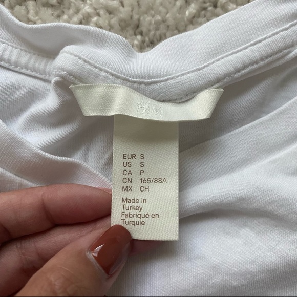 "Heart Breaker" H&M small pink and white crop top tee - Picture 4 of 7